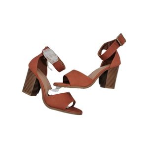 Top Moda ankle strap chunky heels size 8.5 NEW